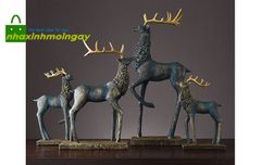 Cặp nai sừng xám đứng xanh