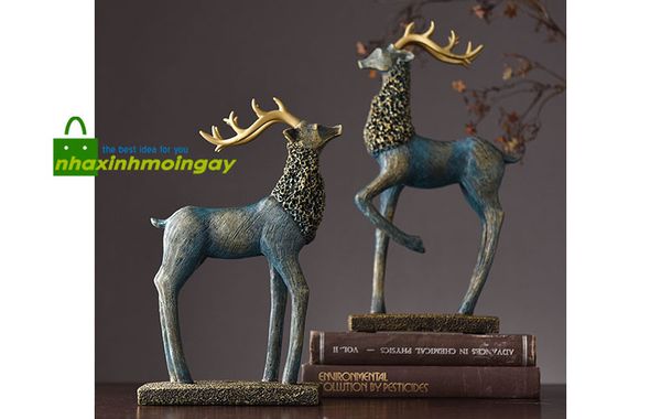 Cặp nai sừng xám đứng xanh