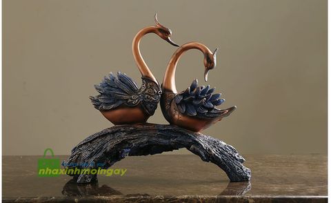 cap-thien-nga-dau-canh-cay-trang-tri