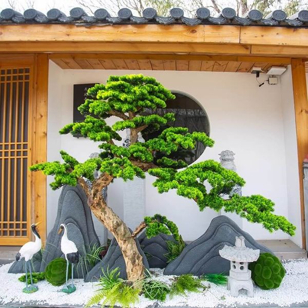 Cây tùng bonsai giả trang trí trong nhà
