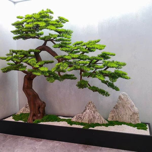 Cây tùng giả trang trí