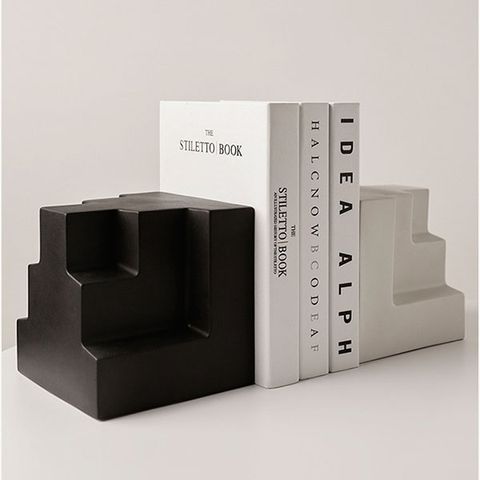 Chặn sách trang trí bậc thang đa dạng kiểu dáng và màu sắc