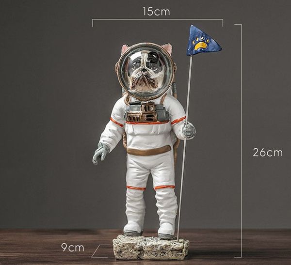 Tượng chó Pug phi hành gia trang trí