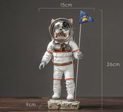 Tượng chó Pug phi hành gia trang trí