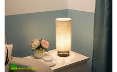 Đèn để bàn chân gỗ đen