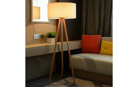 den-cay-dung-3-chan-go-bac-au