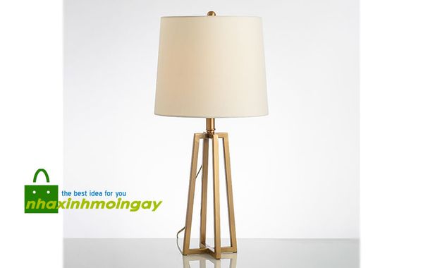 Đèn để bàn chân kim loại vàng cao cấp