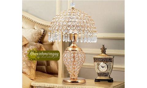 Đèn ngủ để bàn pha lê