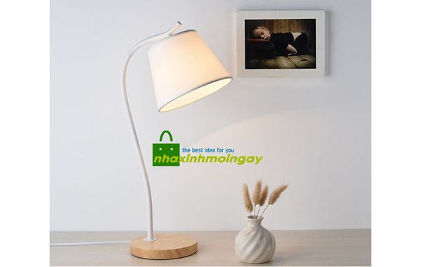 Đèn ngủ để bàn thân sắt uốn