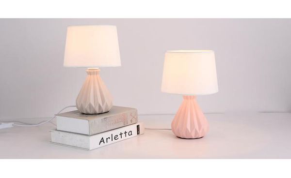 Đèn ngủ để bàn trái dứa nhỏ