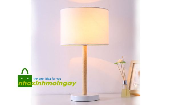 Đèn ngủ thân gỗ cao