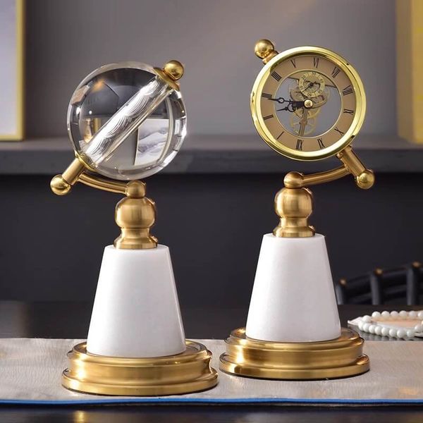 Đồng hồ để bàn chân đá cao cấp