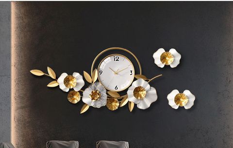 dong-ho-treo-tuong-mai-vang