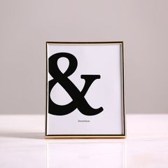 Khung hình để bàn viền vàng hiện đại