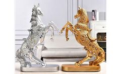 Tượng ngựa phi nước đại đính đá