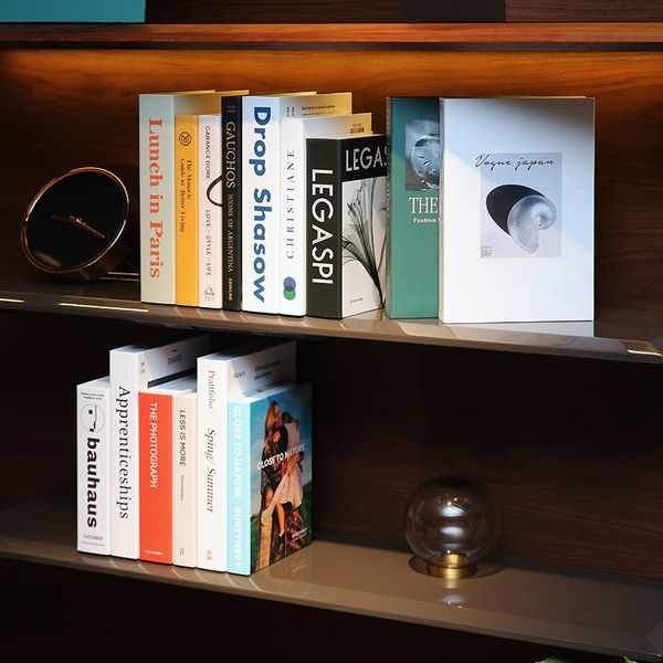 Sách giả trang trí hiện đại