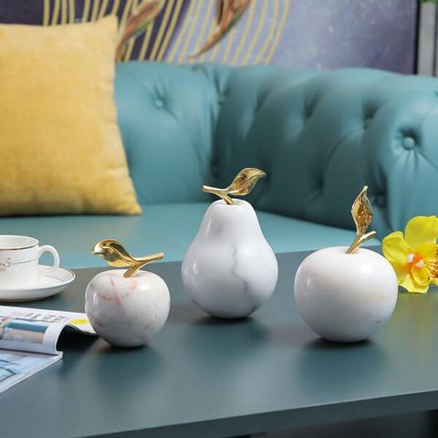 Trái táo đá cẩm thạch trang trí phòng khách, kệ sách bàn là việc đẹp