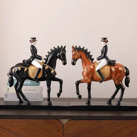 Tượng bá tước cưỡi ngựa trang trí phòng khách đẹp giá rẻ