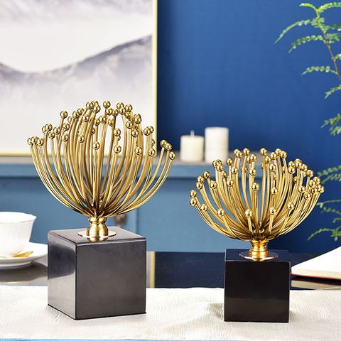 tượng bông hoa kim loại trang trí để phòng khách