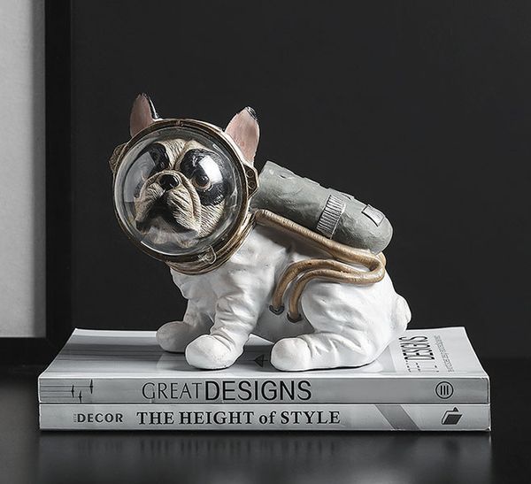 Tượng chó Pug phi hành gia trang trí