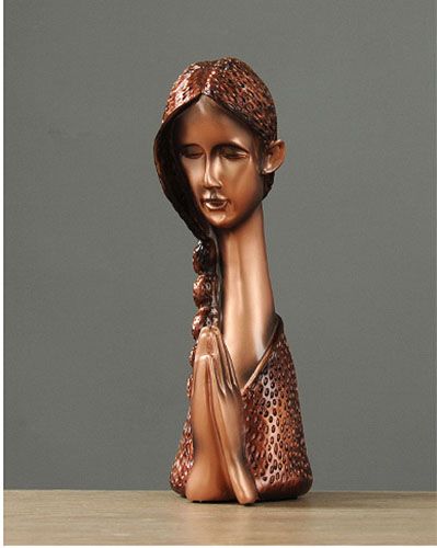 Tượng cô gái cầu nguyện trang trí