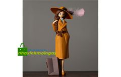 Tượng cô gái du lịch 3