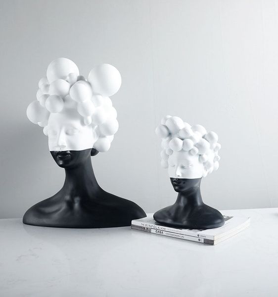 Tượng cô gái tóc mây bán thân