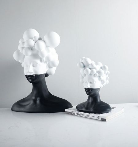 Tượng cô gái tóc mây bán thân