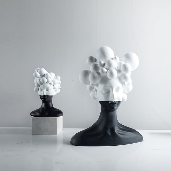 Tượng cô gái tóc mây bán thân