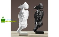 Tượng im lặng trắng đen