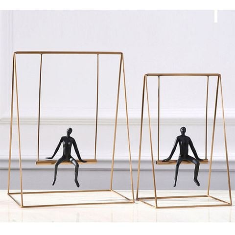 tượng người ngôi xích đu trang trí đẹp