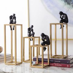 Tượng người ngồi suy nghĩ trang trí