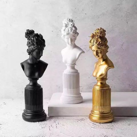 Tượng nữ thần hy lạp trắng đen trang trí phòng khách