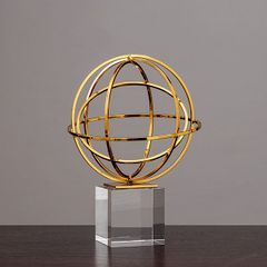 Tượng khối Rubik mạ vàng đế pha lê trang trí