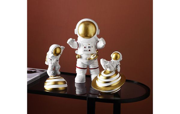 Tượng phi hành gia decor bàn làm việc