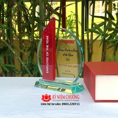 Kỷ niệm chương cá nhân xuất sắc của năm