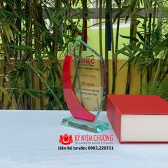 Kỷ niệm chương tặng nhân viên xuất sắc năm