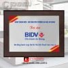 Bảng biểu trưng bạch kim tri ân