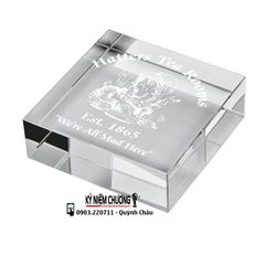 Để bàn pha lê ngành viễn thông