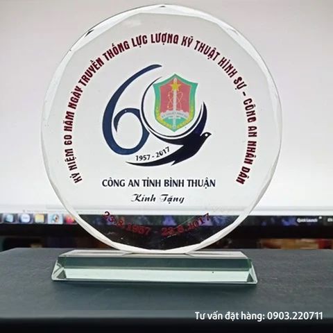 Kỷ niệm chương kỷ niệm ngày truyền thống