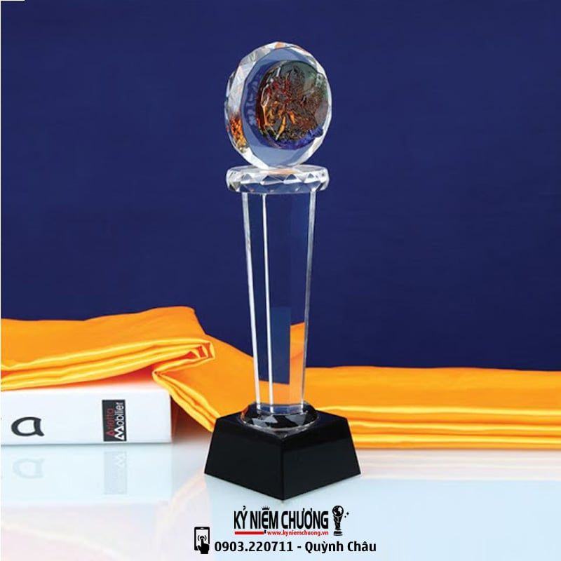 Cúp pha lê tôn vinh cao cấp
