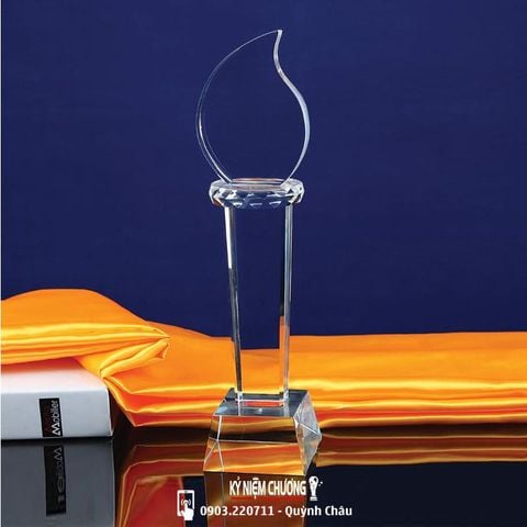 Cúp thể thao pha lê ngọn lửa