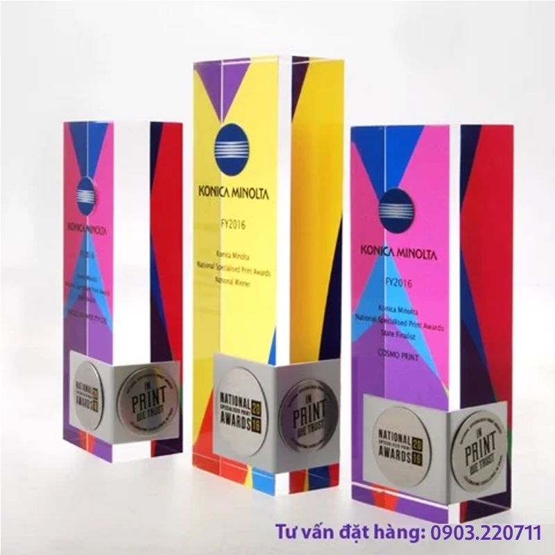 Cúp khối chữ nhật làm quà tặng