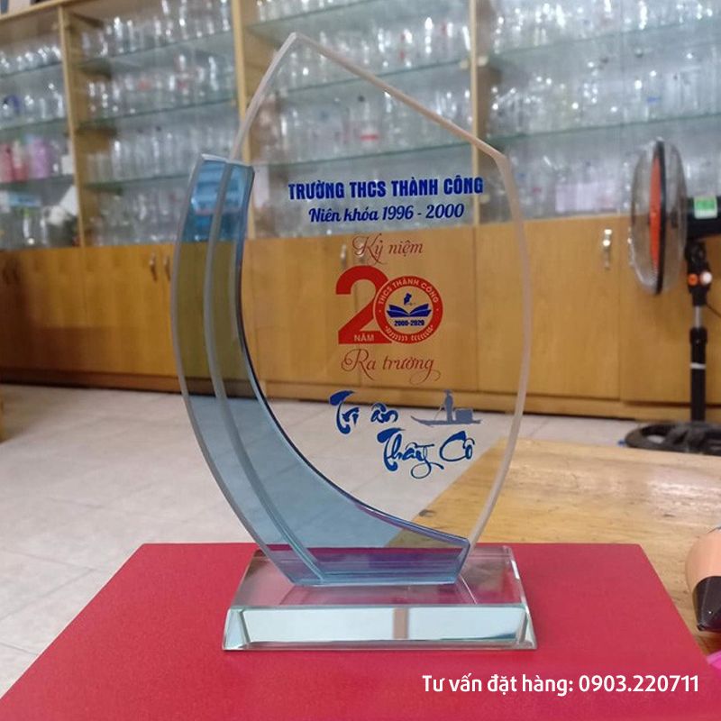 Kỷ niệm chương điểm màu xanh dương