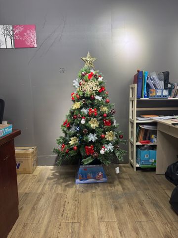 Combo Cây Thông 1m5 Kèm Phụ Kiện Như Hình