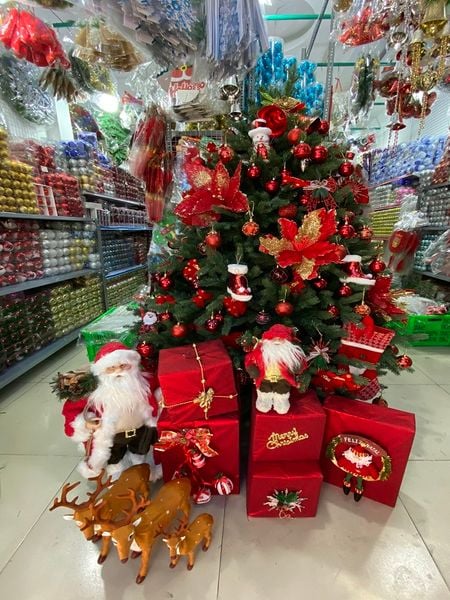 Cây Thông PE - Cây Tự Động - Đủ Kích Thước