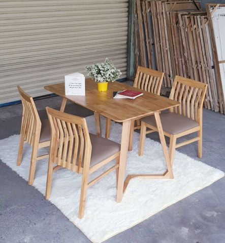 Bộ Bàn Ăn BINGO 4 Ghế Gỗ Tự Nhiên