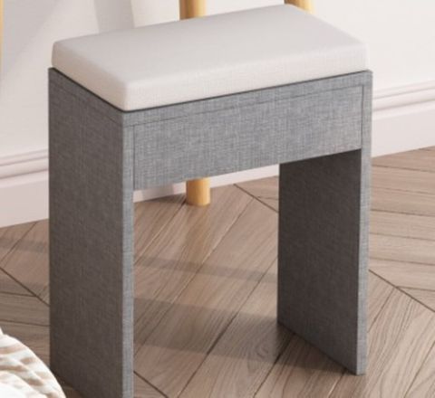 Ghế Bàn Trang Điểm với thiết kế nhỏ gọn, tiện lợi cho không gian trang điểm hiện đại, tinh tế - GP138