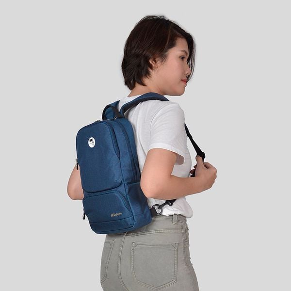 The Betty Slingpack Navy