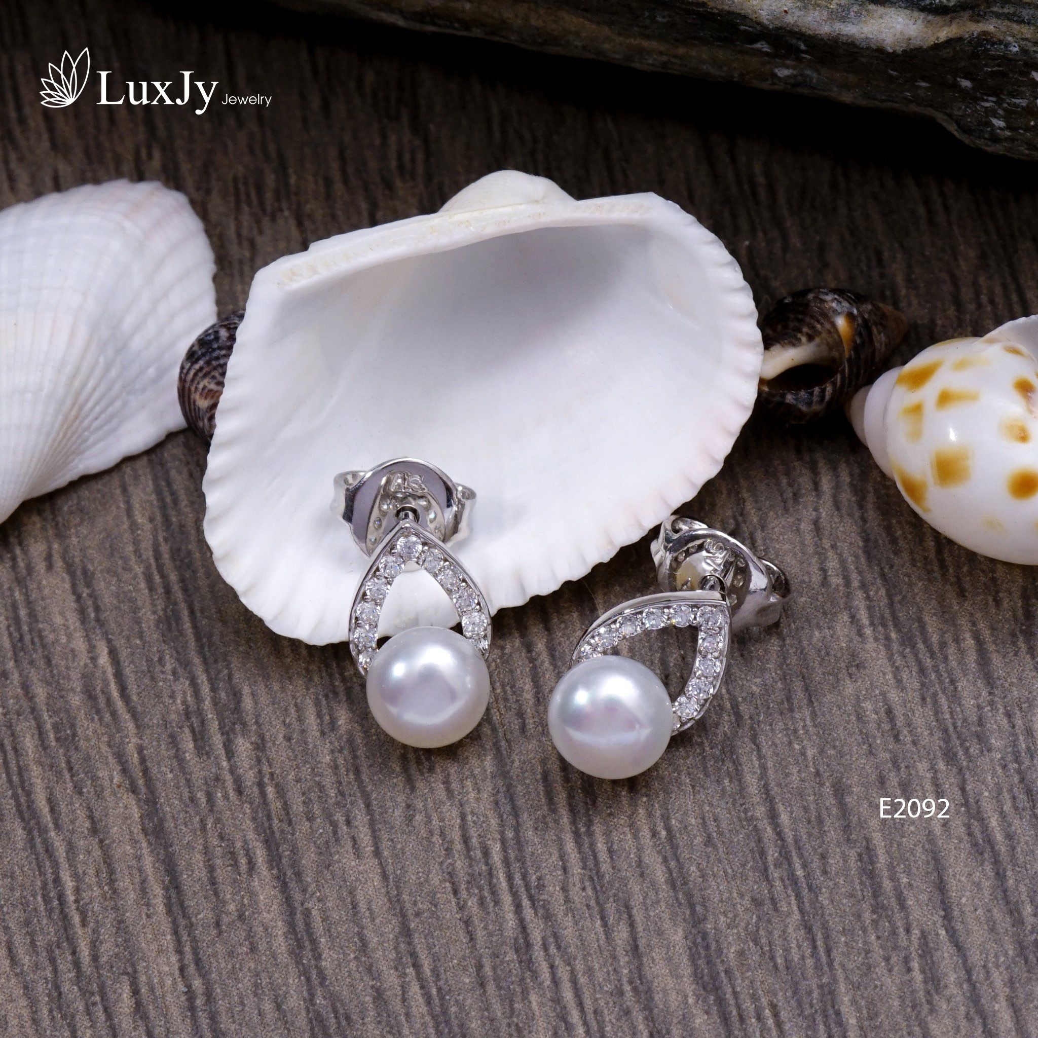 Hoa tai ngọc trai đính đá cao cấp E2092